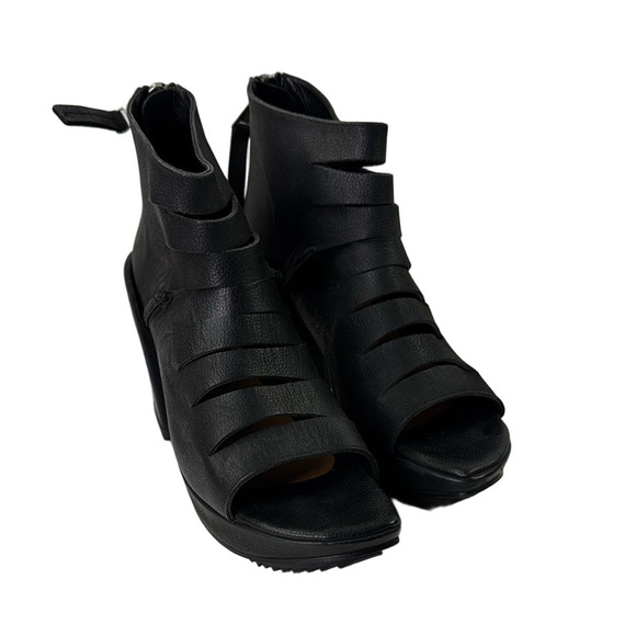 John Fluevog Axe Slitted Open Toe Platform - Picture 1 of 14